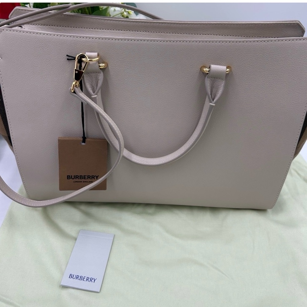Women's Burberry large banwell canvas and leather satchel/shoulder bag NWT - Picture 2 of 16